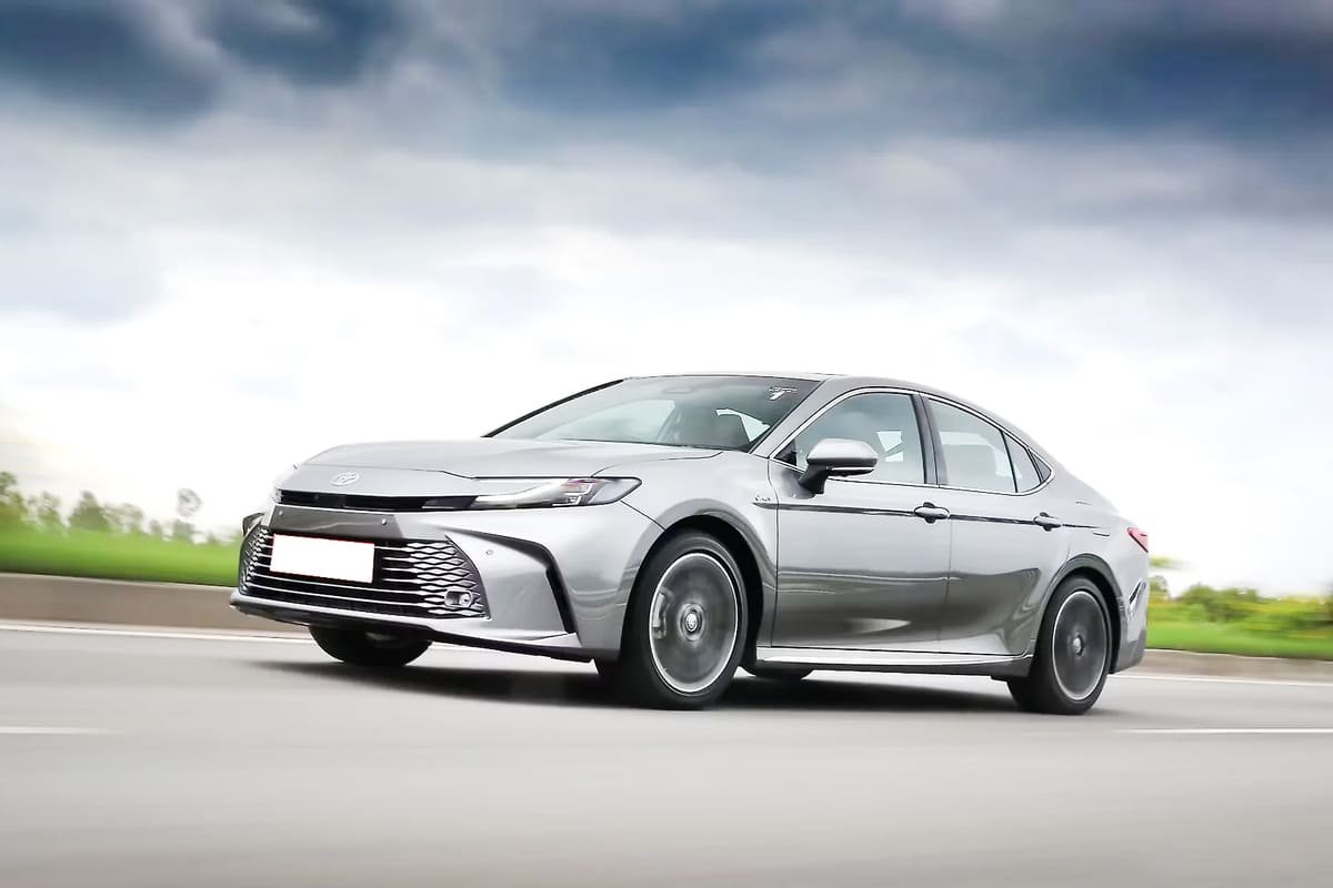 toyota-camry-max-travels