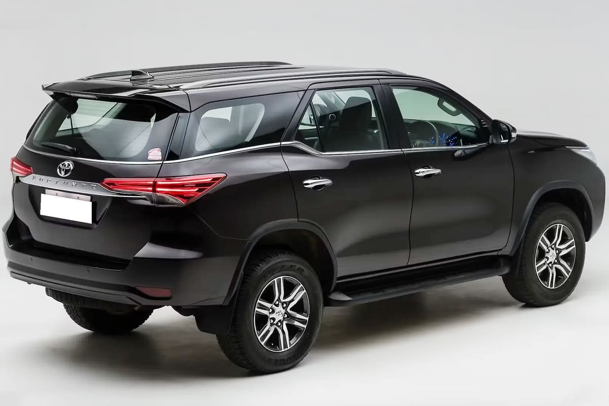 toyota-fortuner-max-travels